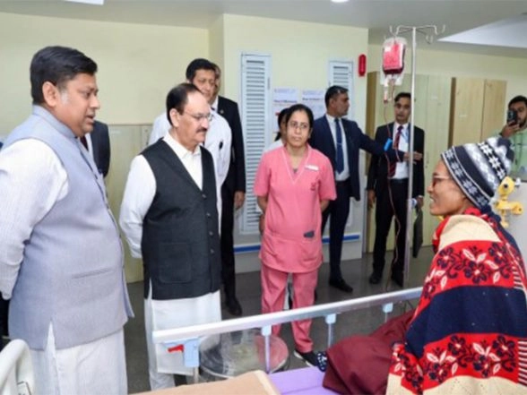 India News | Health Minister JP Nadda Reviews Cancer Care Facilities in Kolkata During West Bengal Visit