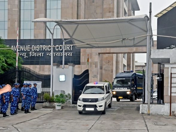 India News | Delhi Court Grants Bail to Telecom Official in SIM Sale Scam, Rejects CBI's Custody Plea