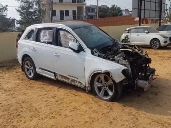 India News | Jaipur: One Killed, 12 Injured After Audi Car Rams People at Kharabas Circle