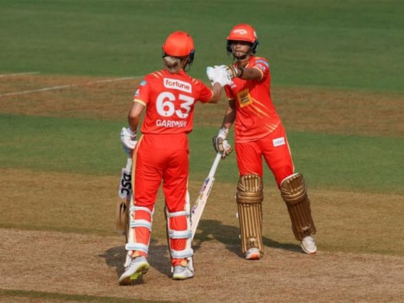 Sports News | Gujarat Giants Put Up 207/4 Against UP Warriroz in WPL,  Gardner Scores 65