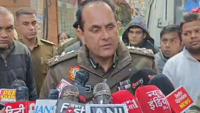 India News | Delhi: Woman Shot Dead in Shalimar Bagh, Police Suspect Family Dispute