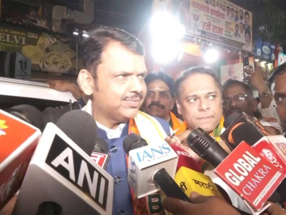 India News | Maharashtra CM Announces Plans to Redevelop Dharavi, Promising Every Eligible Resident a 350 Sq Ft House