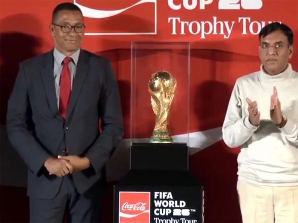 Sports News | FIFA World Cup 2026 Trophy Arrives in India; Mansukh Mandaviya, Gilberto D'silva Unveil Trophy