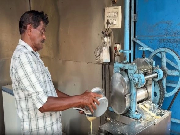 India News | Sugarcane Juice Seller from Kerala Turns Travel Dreams into Reality, Visits 10 Countries