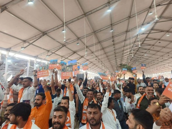 India News | Gujarat: People's Creative Placards Highlight Somnath's Saga as Symbol of India's Identity