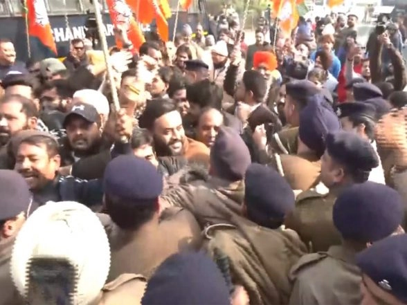 India News | Protests Erupt in Chandigarh over Arrest of Councillor's Kin; Mayor Slams 'wrong' Treatment of Women