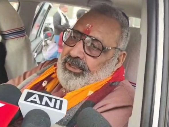 India News | Father and Son Should Observe Penance for 100 Days: Giriraj Singh on Tejashwi Yadav