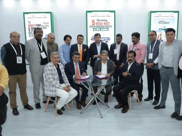 Business News | Kandla Port Signs MoU with Green-Kutch NextGen to Promote Green Hydrogen Ecosystem