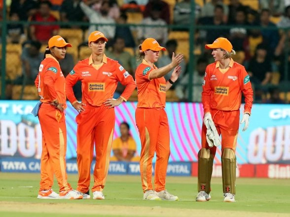 Sports News | WPL: Gujarat Giants Pull off Thrilling Victory over Delhi Capitals by 4 Runs