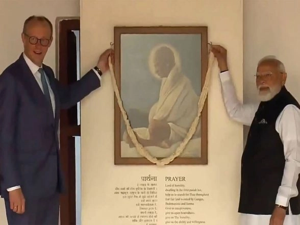 World News | PM Modi Welcomes German Chancellor Merz to Sabarmati Ashram on First Official India Visit