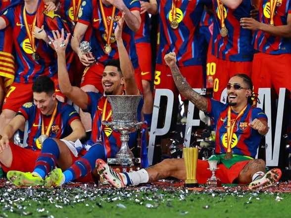 Sports News | Raphinha, Lewandowski Shine as Barcelona Edge Real Madrid 3-2 in Spanish Super Cup Final