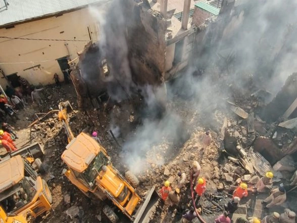 India News | Himachal: One Dead, 9 Others Trapped in Solan's Fire Incident