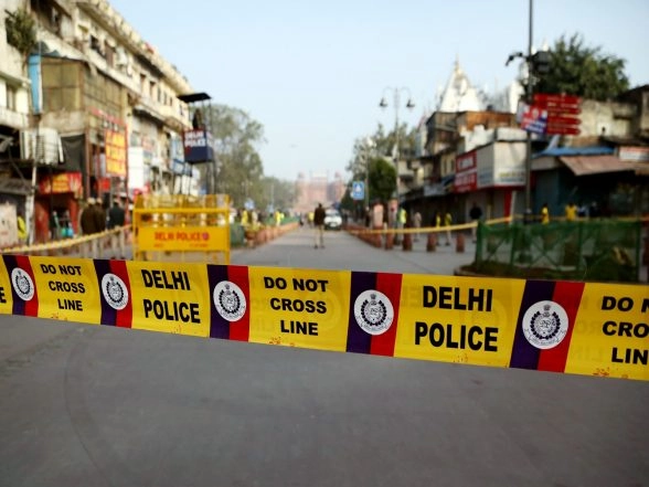 India News | Delhi: 25-year-old Man Dies After Allegedly Falling from Terrace, Probe Underway