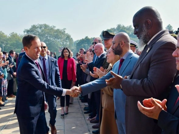 World News | Vance Wishes US Envoy on Onset of His Arrival in India