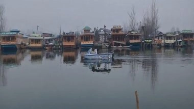India News | Cold Wave Grips Kashmir; Tourists Enjoy Winter Charm at Dal Lake