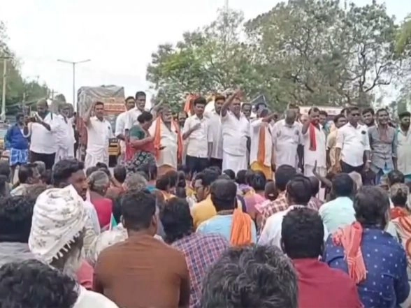 India News | Pamban Fishermen Block National Highway, Demanding Action After 2 Fishermen Went Missing at Sea