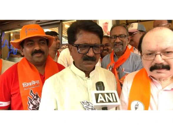 India News | "Will Once Again Hoist the Saffron Flag:" UBT MP Arvind Sawant on Raj and Uddhav Thackeray Joining Hands for BMC Elections