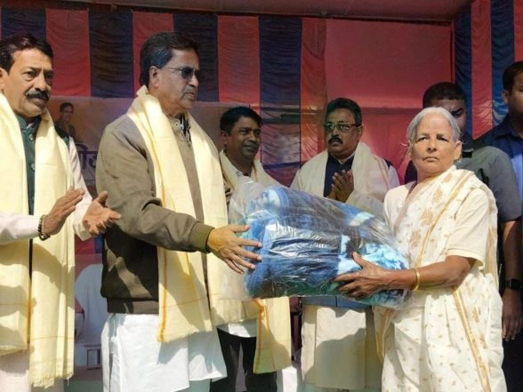 India News | Govt Working with Humanitarian Perspective for People: Tripura CM at Winter Clothes Distribution Programme