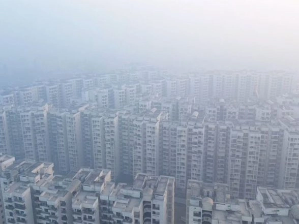 India News | Delhi Wakes Up to Biting Cold and 'very Poor' Air Quality, Overall AQI at 357