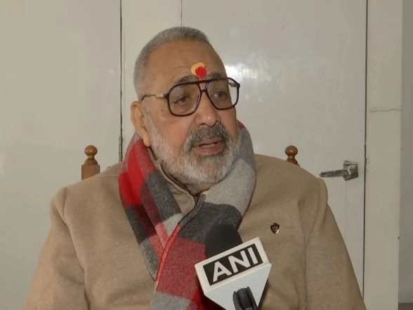 India News | Mamata Banerjee Wants to Turn Bengal into Bangladesh: Giriraj Singh Slams West Bengal CM