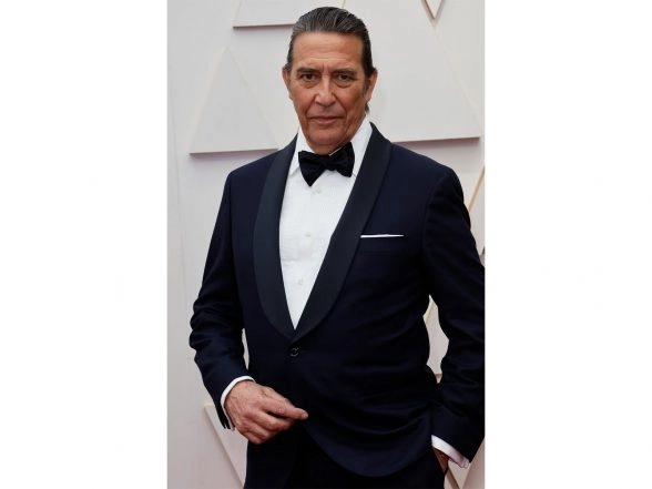 Entertainment News | Ciaran Hinds to Receive Irish Academy Lifetime Achievement Honour