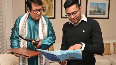 India News | Abhishek Banerjee Meets Veteran Actor Ranjit Mallick in Kolkata, Presents Bengal Govt's 15-year Report Card