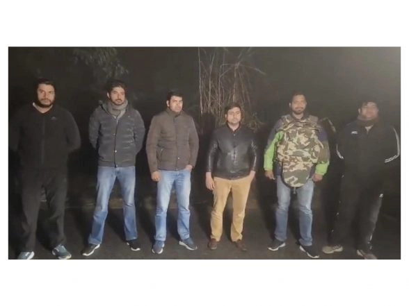 India News | Delhi: North District Anti-Narcotics Team Arrests Two Sharpshooters Linked to Bishnoi Gang in an Encounter