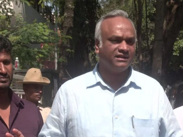 India News | Karnataka Govt to Challenge Scrapping of MGNREGA, Says State Minister Priyank Kharge