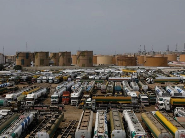 World News | Regulator's Inaction Pushes Pakistan's Oil Sector to the Brink