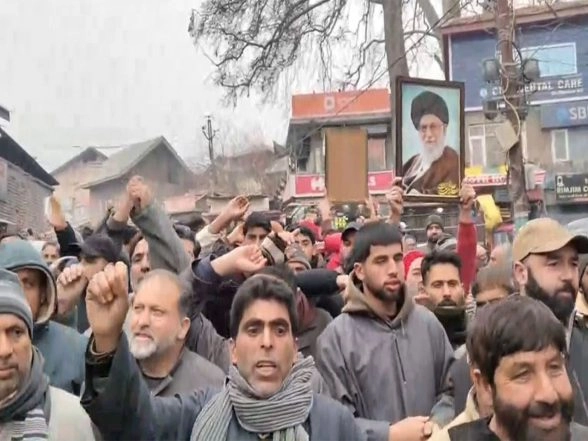 India News | J-K: Kashmiri Shia Muslims Stage Demonstrations Against US, Israel Amid Unrest in Iran