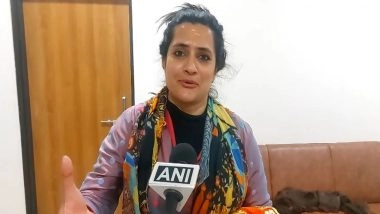 Entertainment News |  Sona Mohapatra Offers Prayers at Mahakaleshwar Temple in Ujjain