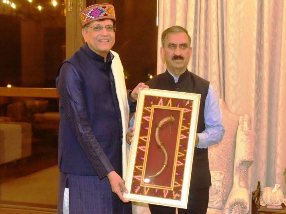 India News | CM Sukhvinder Singh Sukhu Meets Union Minister Piyush Goyal, Urges Ban on Apple Imports During Peak Season