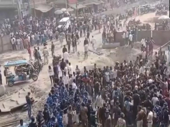 India News | Bengal: Security Tightened in Murshidabad as Protests Erupt over Lynching of Migrant Labourers in Bihar