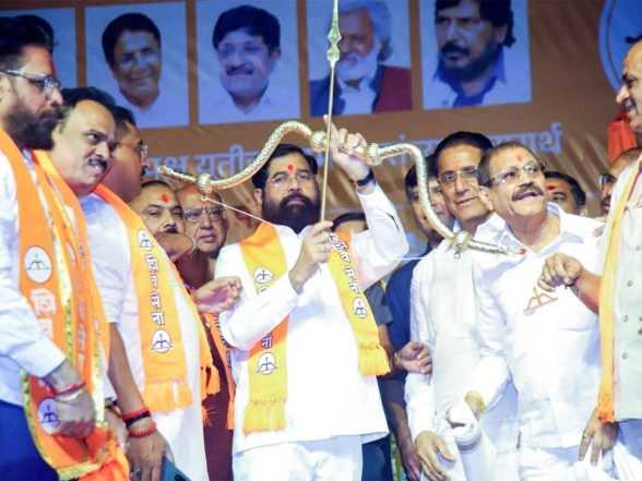 India News | Hotel Politics in Mumbai Again as Sena Likely to Pitch for Mayor Post in BMC After Yuti Earns Majority: Sources