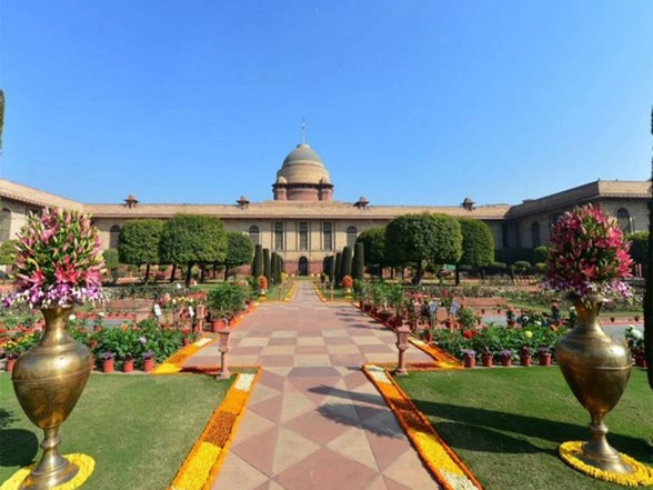 India News | Republic Day: Visit to Rashtrapati Bhavan to Remain Closed from January 21 to 29