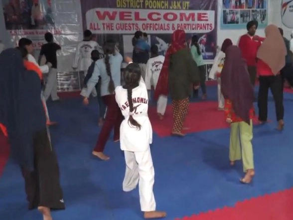 India News | J-K: Girls Participate in a Self-defence Training Programme in Poonch