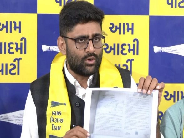 India News | BJP Resorting to Dictatorship, Claims AAP's Gopal Italia After Kejriwal Event Cancelled in Gujarat