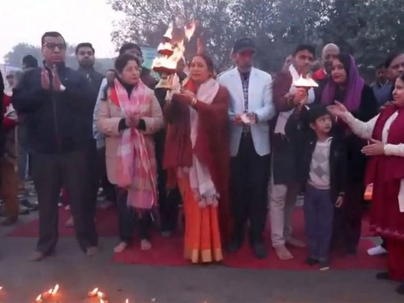 India News | Delhi: Special Yamuna Aarti Held at ITO on Mauni Amavasya