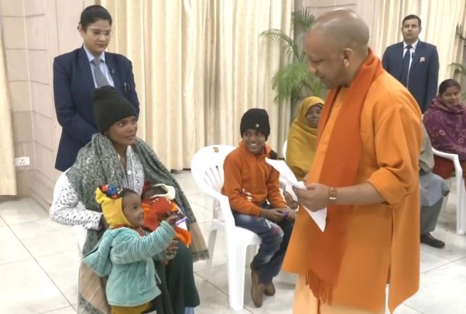 India News | Uttar Pradesh CM Yogi Adityanath Addresses Grievances, Engages with Children at 'Janta Darshan' in Lucknow