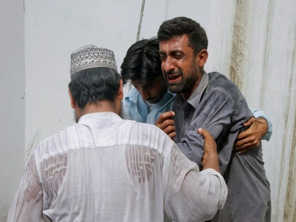 World News | Karachi's Gul Plaza Inferno Death Toll Rises to 14