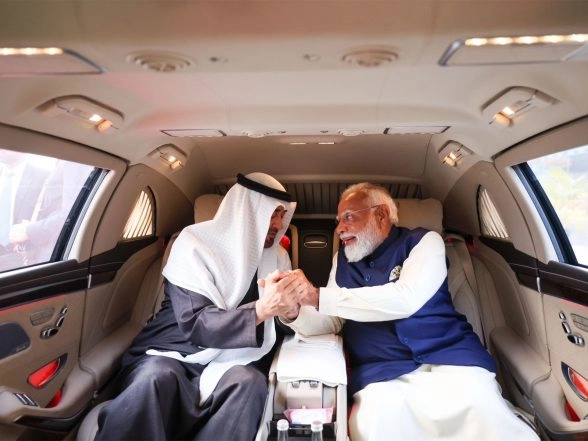 World News | PM Modi's Warm Airport Welcome for 'brother' Mohamed Bin Zayed: Hug, Greetings and Ride Together