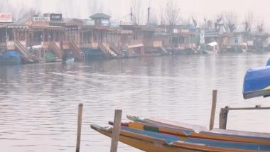 India News | J-K: Srinagar Records Minimum Temperature of -1°C; Tourists Embrace Cold Wave at Dal Lake