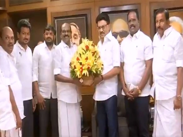 India News | Ex-AIADMK MLA R Vaithilingam Joins DMK Ahead of Tamil Nadu Assembly Elections