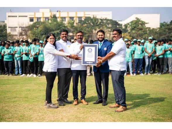 Business News | Chennai Institute of Technology and Bisleri International Creates Guinness World Record for the Largest Human Recycling Logo