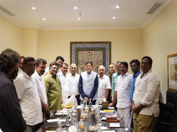 Business News | Union Minister Piyush Goyal Meets Fireworks Traders Delegation to Strengthen Safety and Protect Livelihoods