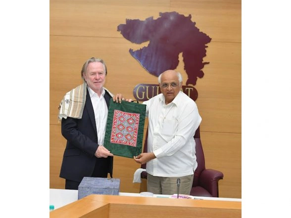 India News | Australia High Commissioner to India Meets Gujarat CM Bhupendra Patel in Gandhinagar