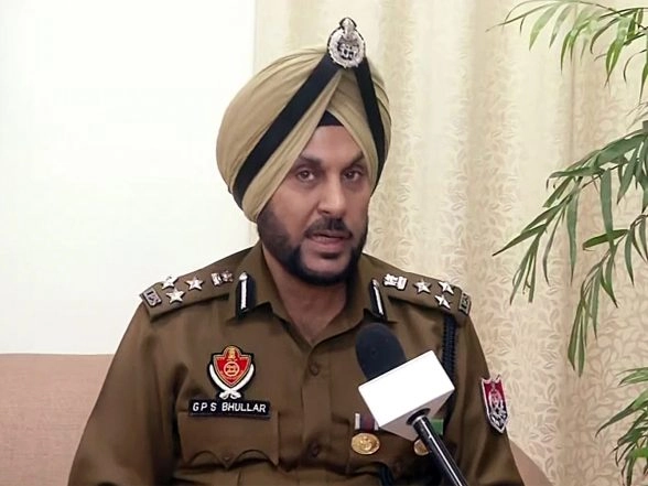 India News | Op Prahar: Punjab Police Bust Weapons Smuggling Racket, Arrest Two Key Suspects with Ties to Pakistan-based Smugglers