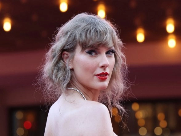 Entertainment News | Taylor Swift Becomes Youngest Woman to Be Inducted into 'Songwriters Hall of Fame'