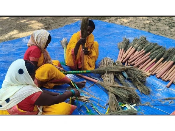 India News | Broom-making Provides Livelihood Boost to Pahadi Korwa Women in Chhattisgarh