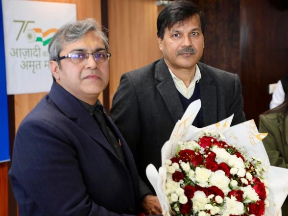India News | Sanjeev Khirwar Assumes Charge as Commissioner of Municipal Corporation of Delhi